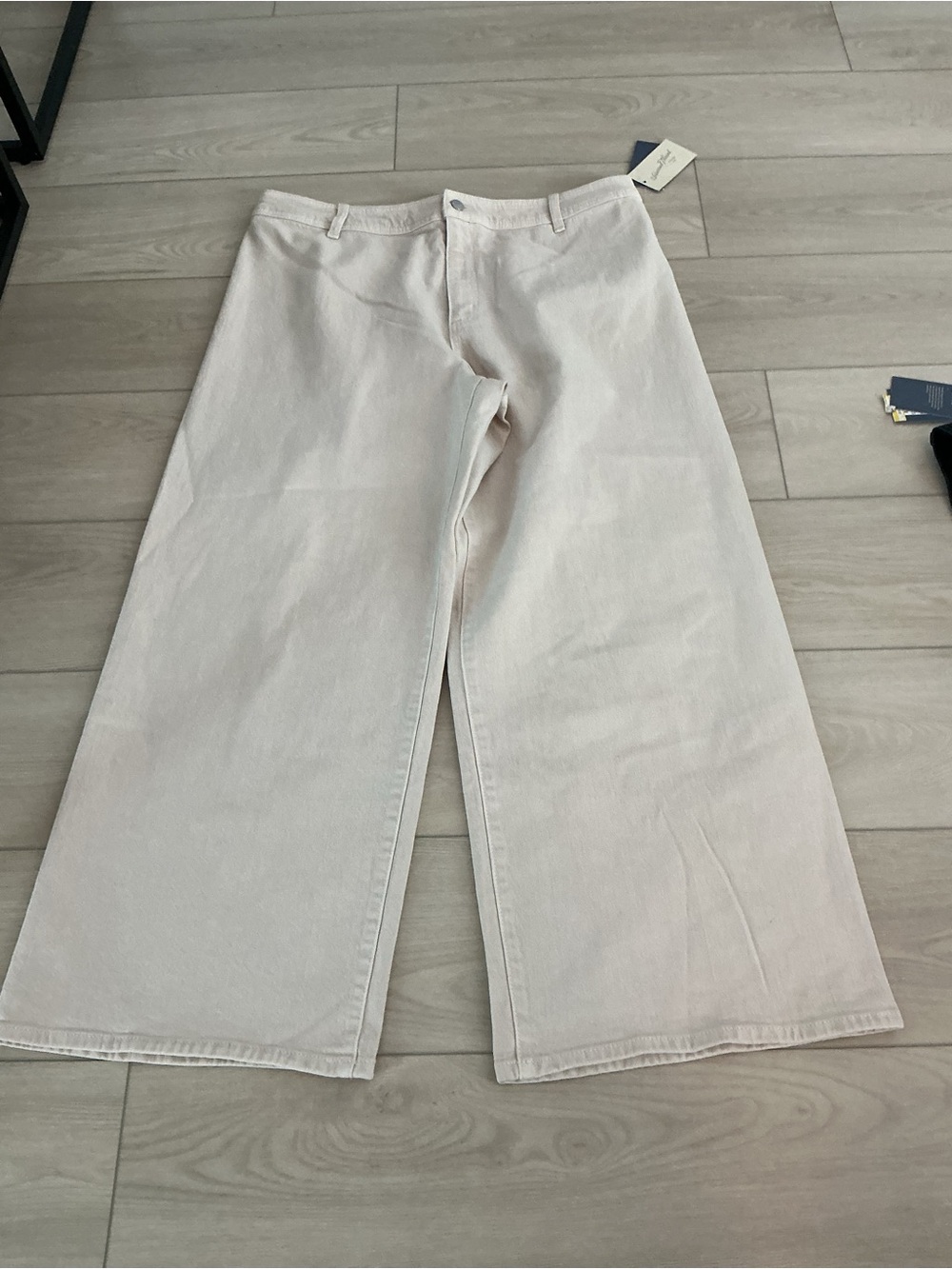 Universal Thread Wide-Leg Jeans in Off-White/Cream